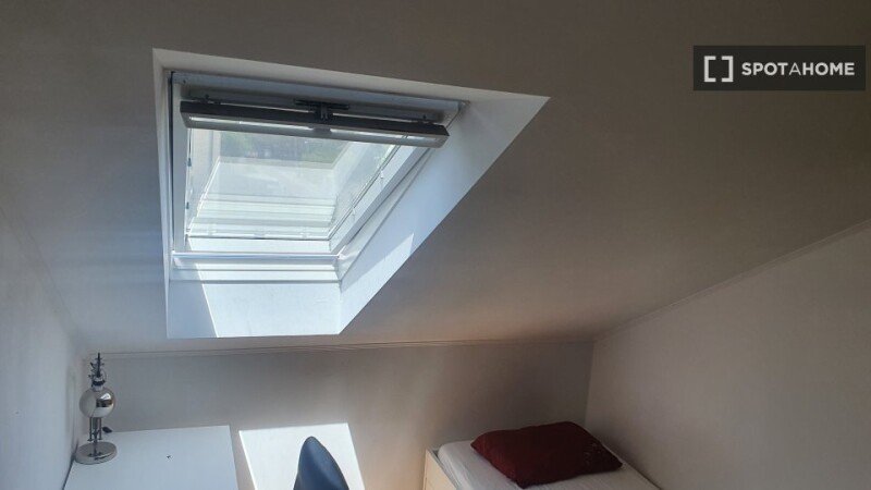 Room 18 guests, with air conditioning