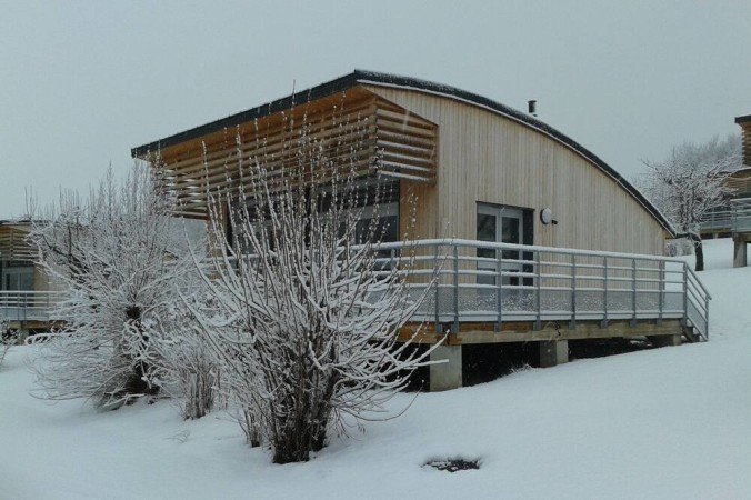 Chalet design, 2 chambres, avec piscine