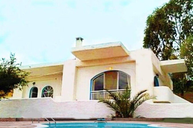 House 2 bedrooms, with pool
