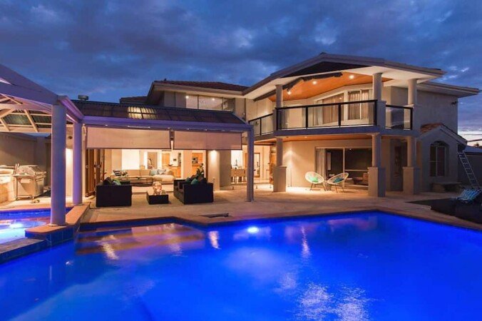 House 4 bedrooms, with jacuzzi