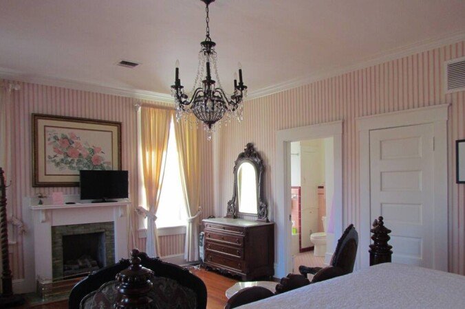 Bed and breakfast 1 bedroom, with pool