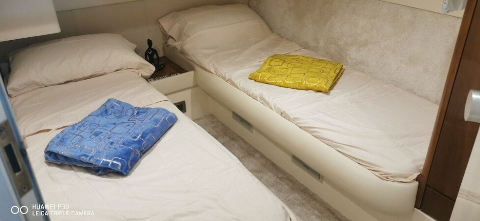 Boat 2 bedrooms, with pool