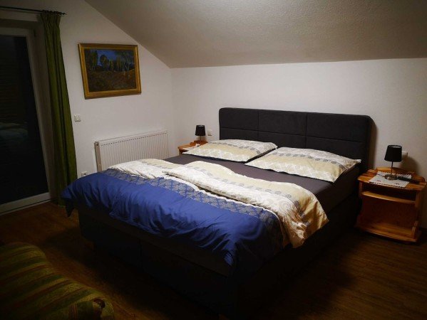 Wohnung 2 Schlafzimmer, mit Garten