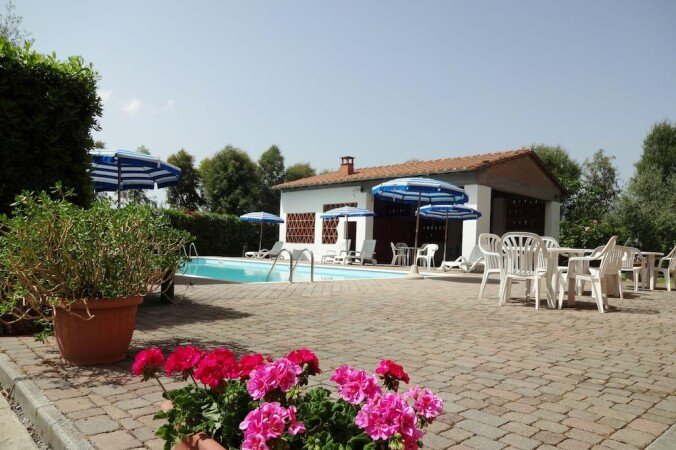 Bed and breakfast 10 camere, con piscina