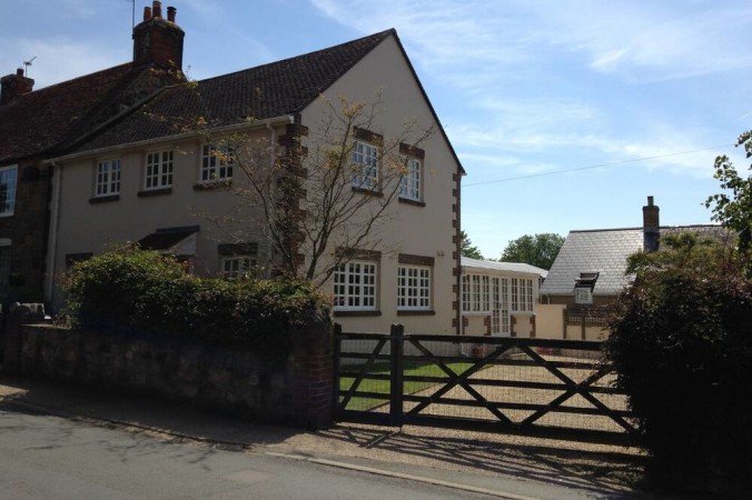 House 4 bedrooms, with garden