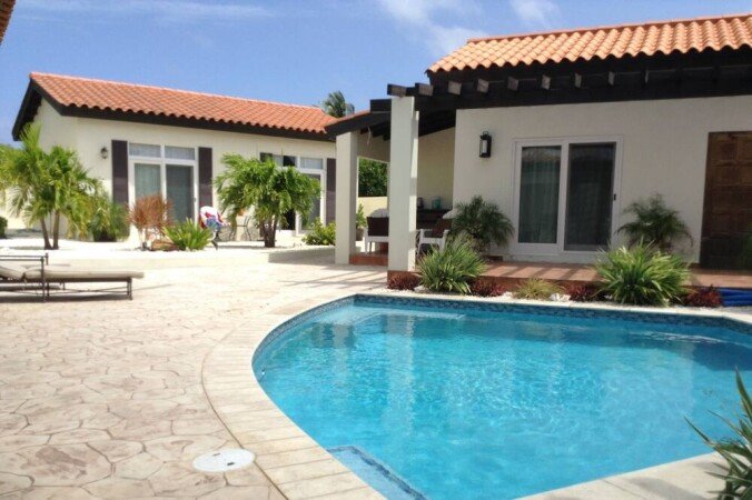 Bed and breakfast 1 bedroom, with pool