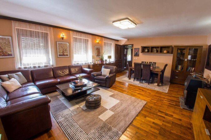 Wohnung 3 Schlafzimmer, mit Garten