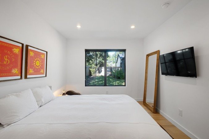 Bed and breakfast 1 bedroom, with garden
