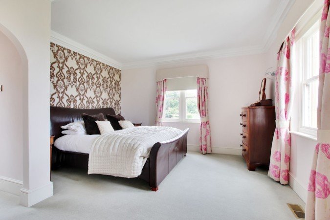 House 6 bedrooms, with pool