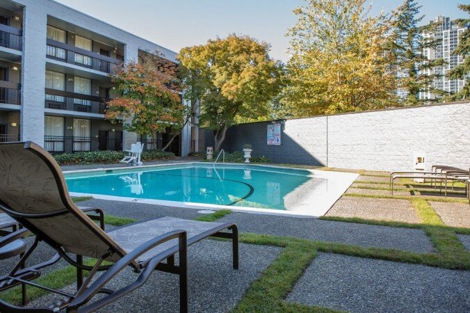 Bed and breakfast 1 bedroom, with pool
