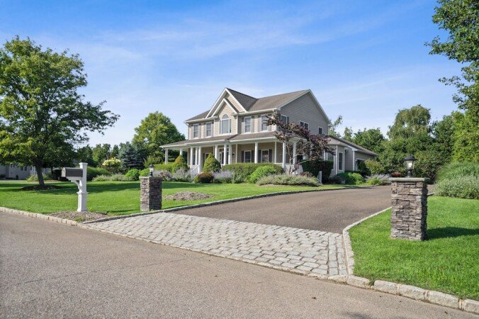 House 4 bedrooms, with jacuzzi
