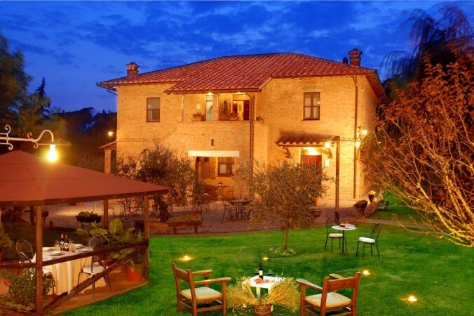 Bed and breakfast 8 camere, con piscina