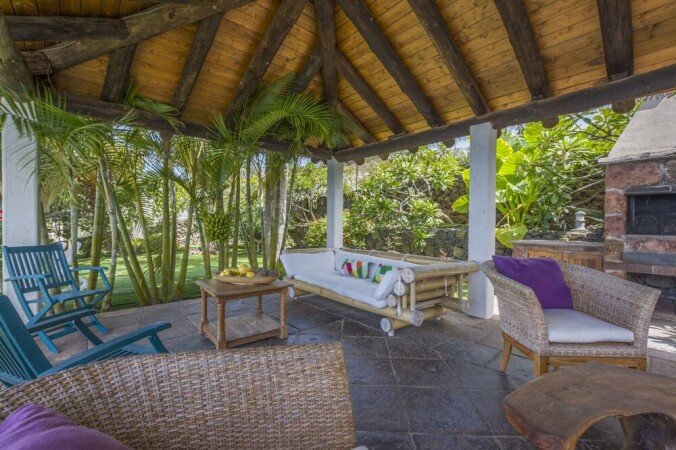 Bed and breakfast 1 bedroom, with pool