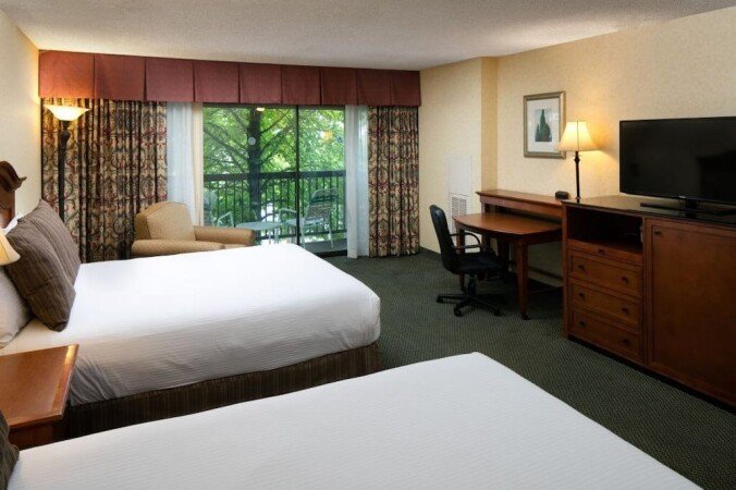 Bed and breakfast 3 bedrooms, with pool