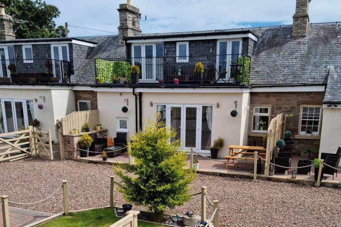 House 3 bedrooms, with garden