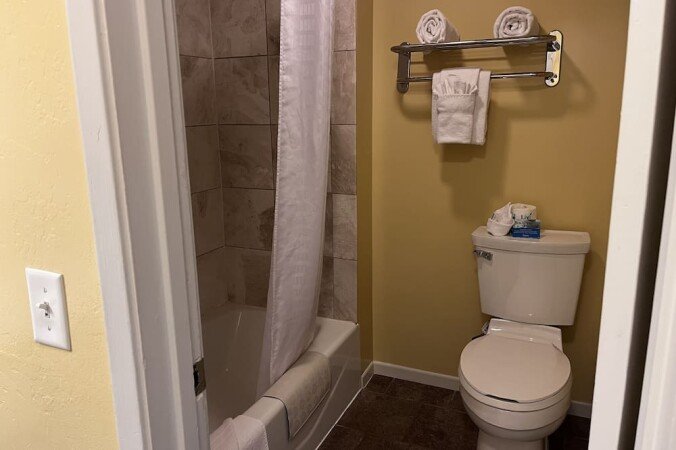 Bed and breakfast 1 bedroom, with pool