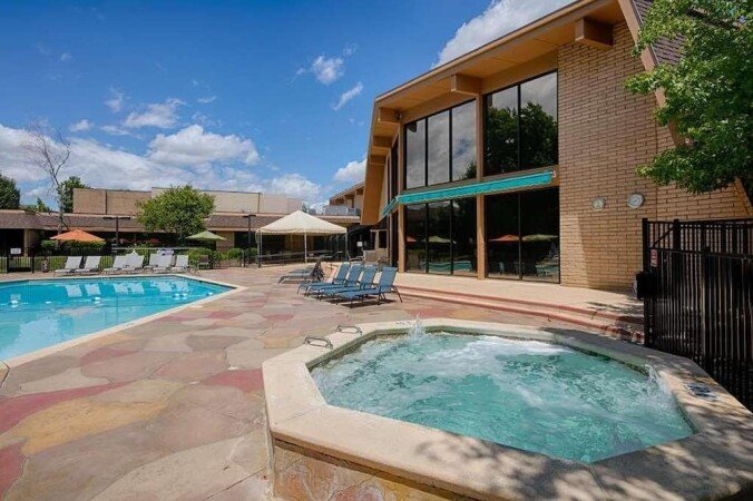 Bed and breakfast 1 bedroom, with pool