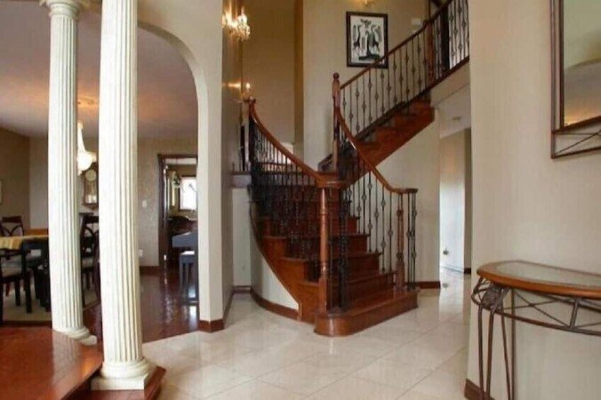 House 4 bedrooms, with jacuzzi
