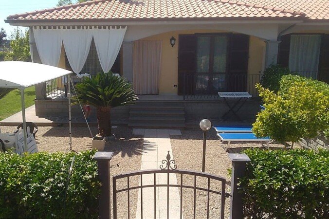 Villa 2 camere, con giardino