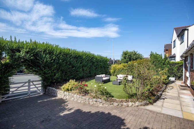 House 3 bedrooms, with garden