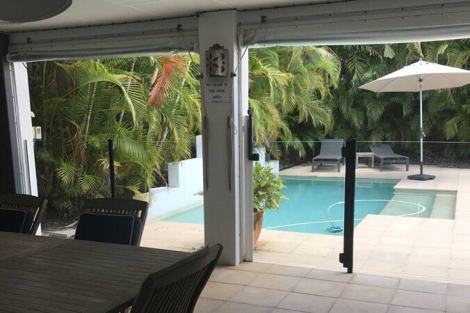 House 5 bedrooms, with pool