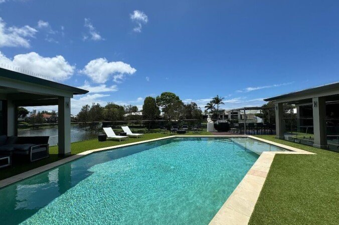 House 4 bedrooms, with jacuzzi