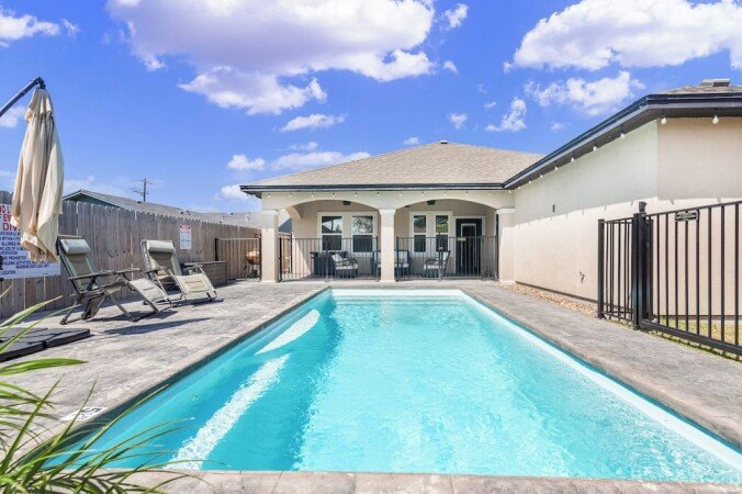 Bed and breakfast 3 bedrooms, with pool