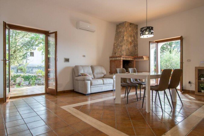 Casa 2 camere, con giardino