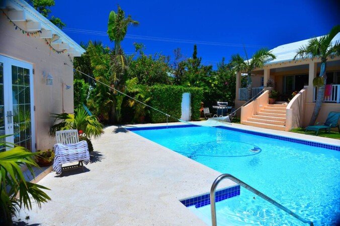 Bed and breakfast 2 bedrooms, with pool