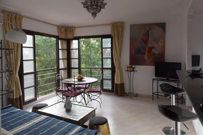 Appartement authentique, 2 chambres, avec piscine