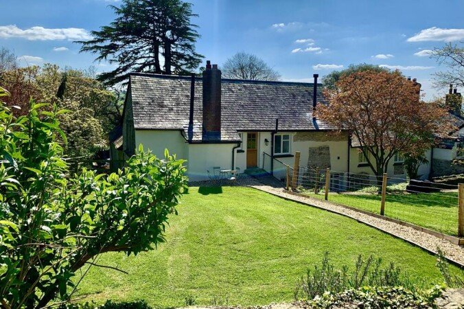 Bed and breakfast 1 bedroom, with pool