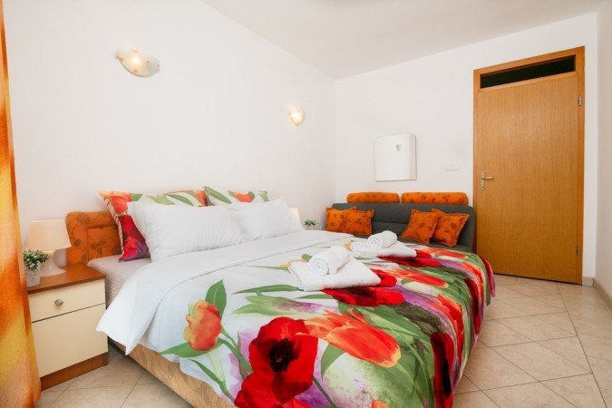 Wohnung 3 Schlafzimmer, mit Garten