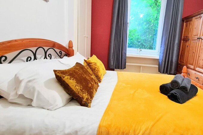 Bed and breakfast 1 bedroom, with garden