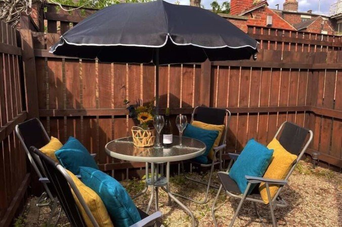 House 2 bedrooms, with garden