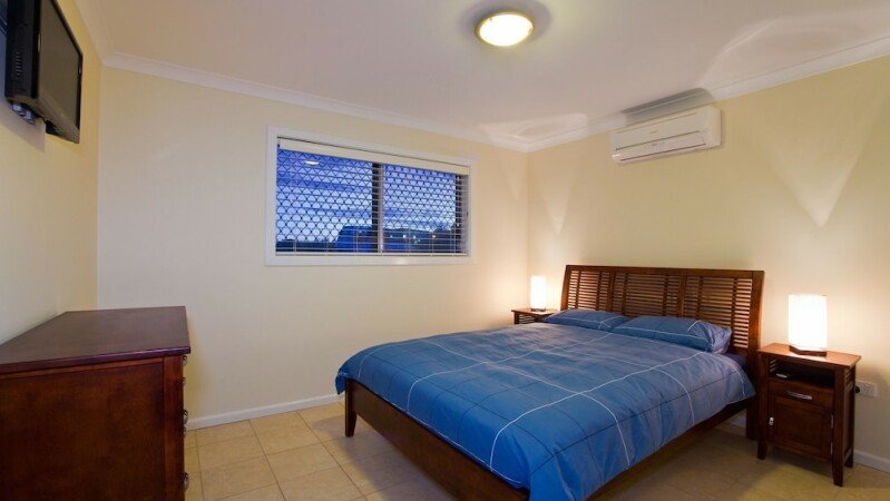 House 4 bedrooms, with garden