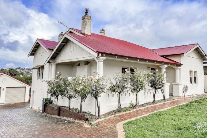 House 2 bedrooms, with garden