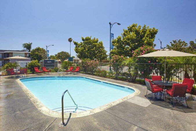 Bed and breakfast 4 bedrooms, with pool