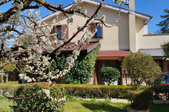 Bed and breakfast 3 camere, con giardino