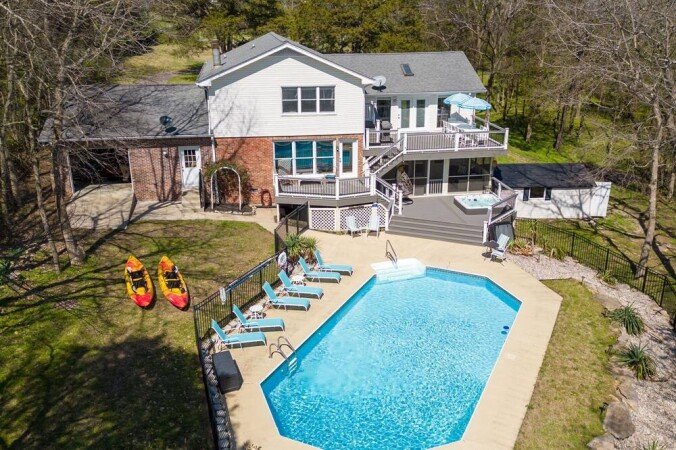 House 6 bedrooms, with jacuzzi