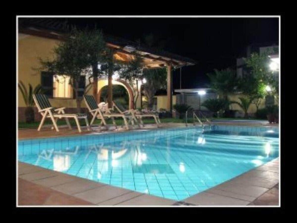 Villa 3 camere, con piscina