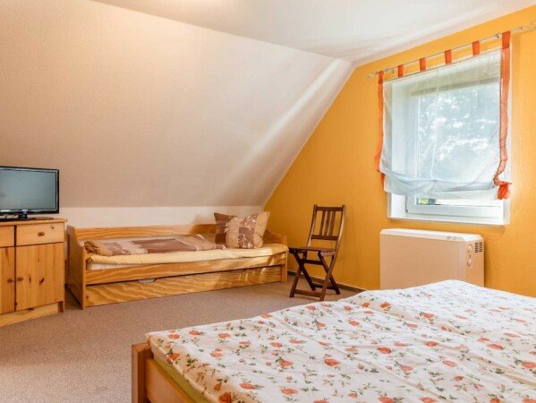 Wohnung 3 Schlafzimmer, mit Garten