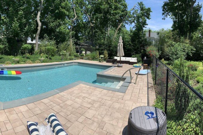 House 4 bedrooms, with jacuzzi