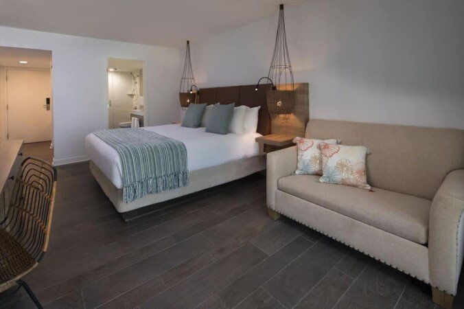 Bed and breakfast 1 bedroom, with pool