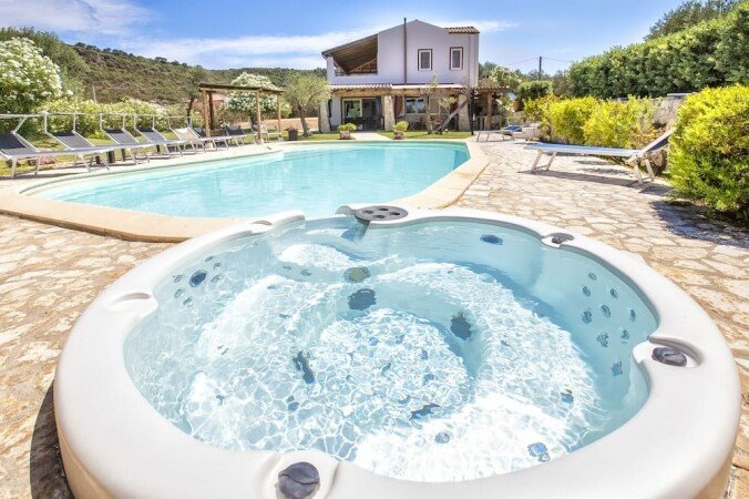 Villa 4 camere, con idromassaggio