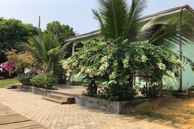 Wohnung 4 Schlafzimmer, mit Garten