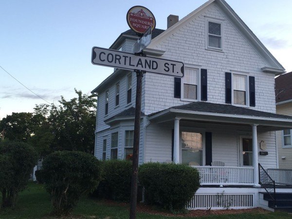 House 3 bedrooms, with pool