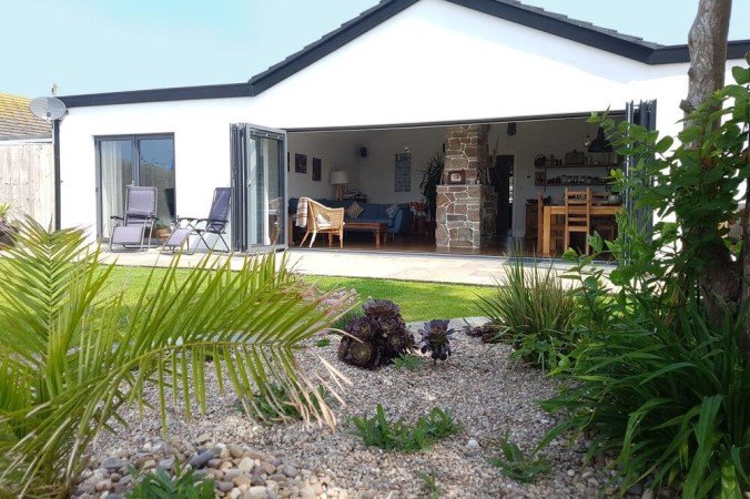 House 3 bedrooms, with garden