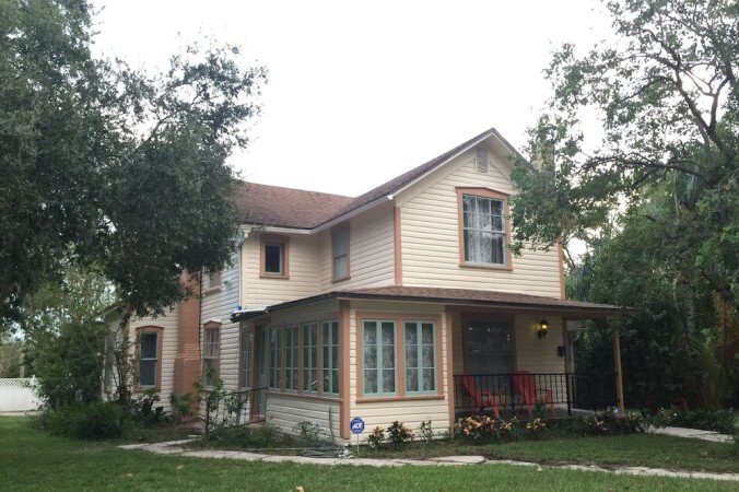 House 2 bedrooms, with garden