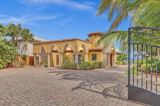 House 3 bedrooms, with pool