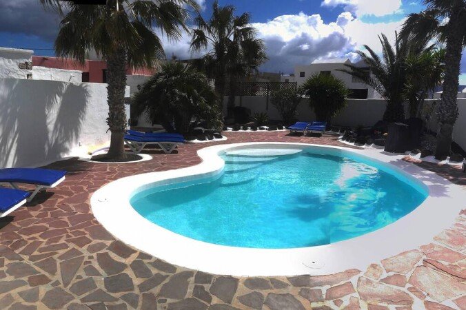 Bed and breakfast 3 bedrooms, with pool